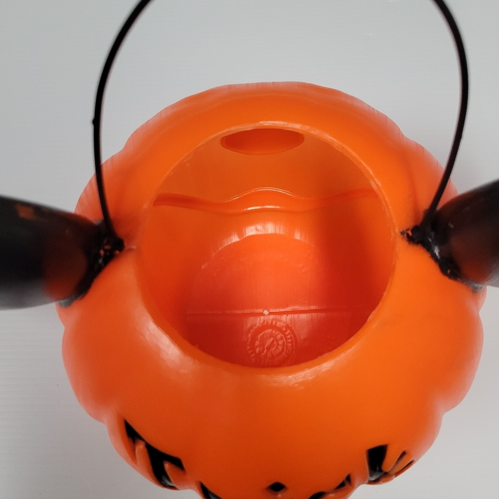 Vintage Disney Mickey Mouse Trick or Treat Halloween Candy Bucket Plastic Pail - Picture 7 of 8